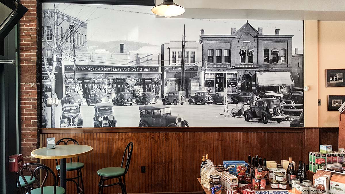 Chase Street Market shows Plymouth, NH as it once was